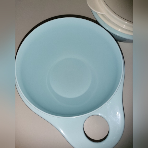 Tupperware- Set of Two 600ml Thatsa Bowls - Picture 4 of 6